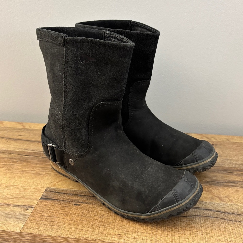 Sorel Suede Slim Shortie Leather Block Heel Ankle Pull On Boot Black